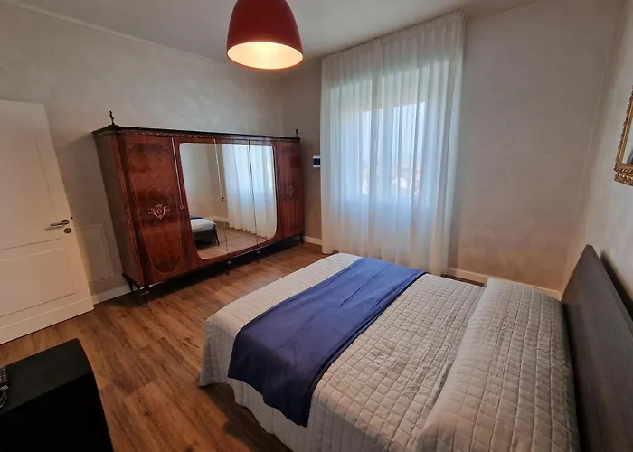 Bed & Breakfast A Due Passi Dal Adro